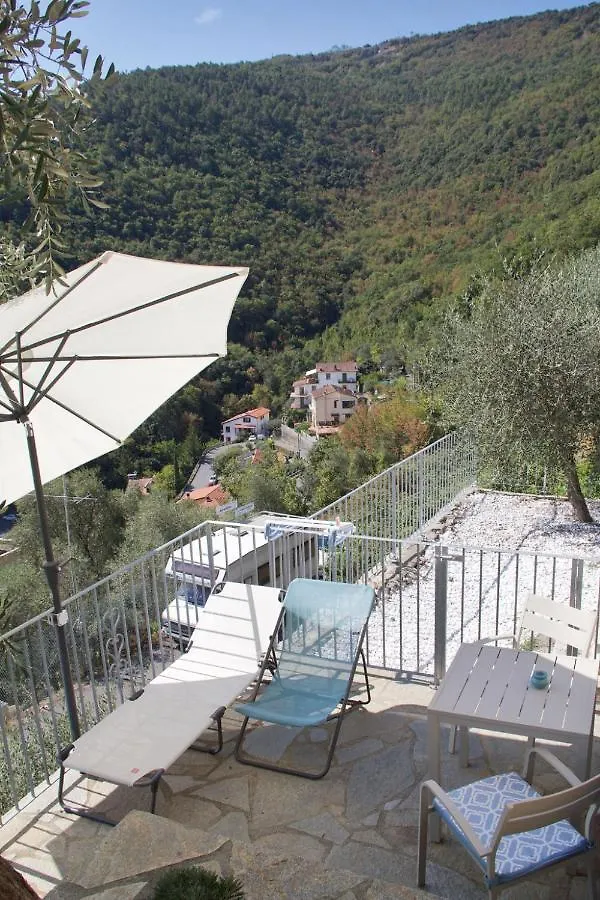 Gasthof La Terrazza Con L'Ulivo - Guesthouse Con Terrazza E Vista Sul Golfo Dei Poeti La Spezia